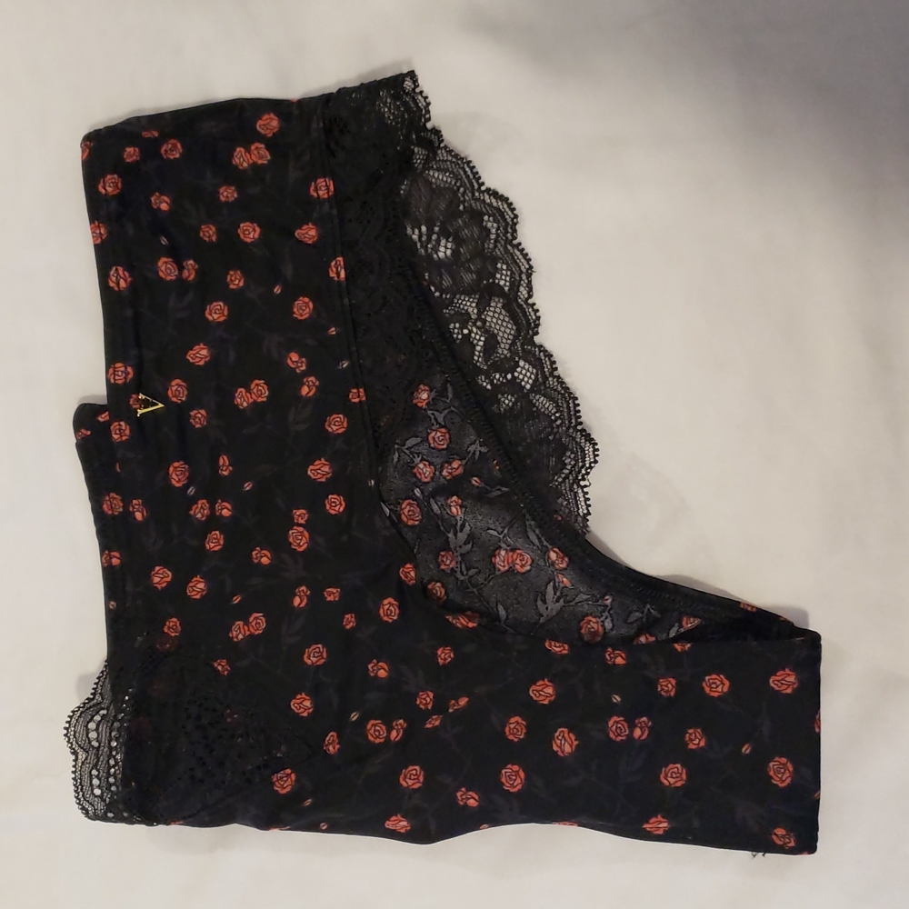 New with tags Victoria's Secret black Medium panties